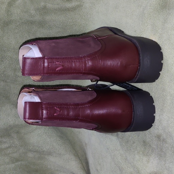 NWT Vionic Women's Brynn Mid-Calf Waterproof Lug Sole Boot in Scotch Size 5 - Picture 5 of 12